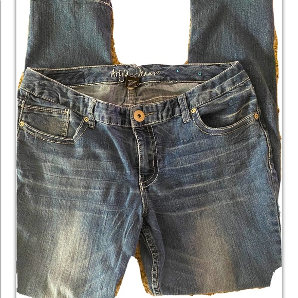 Ariya Denim - SOLD- 3/$20 Ariya Jeans